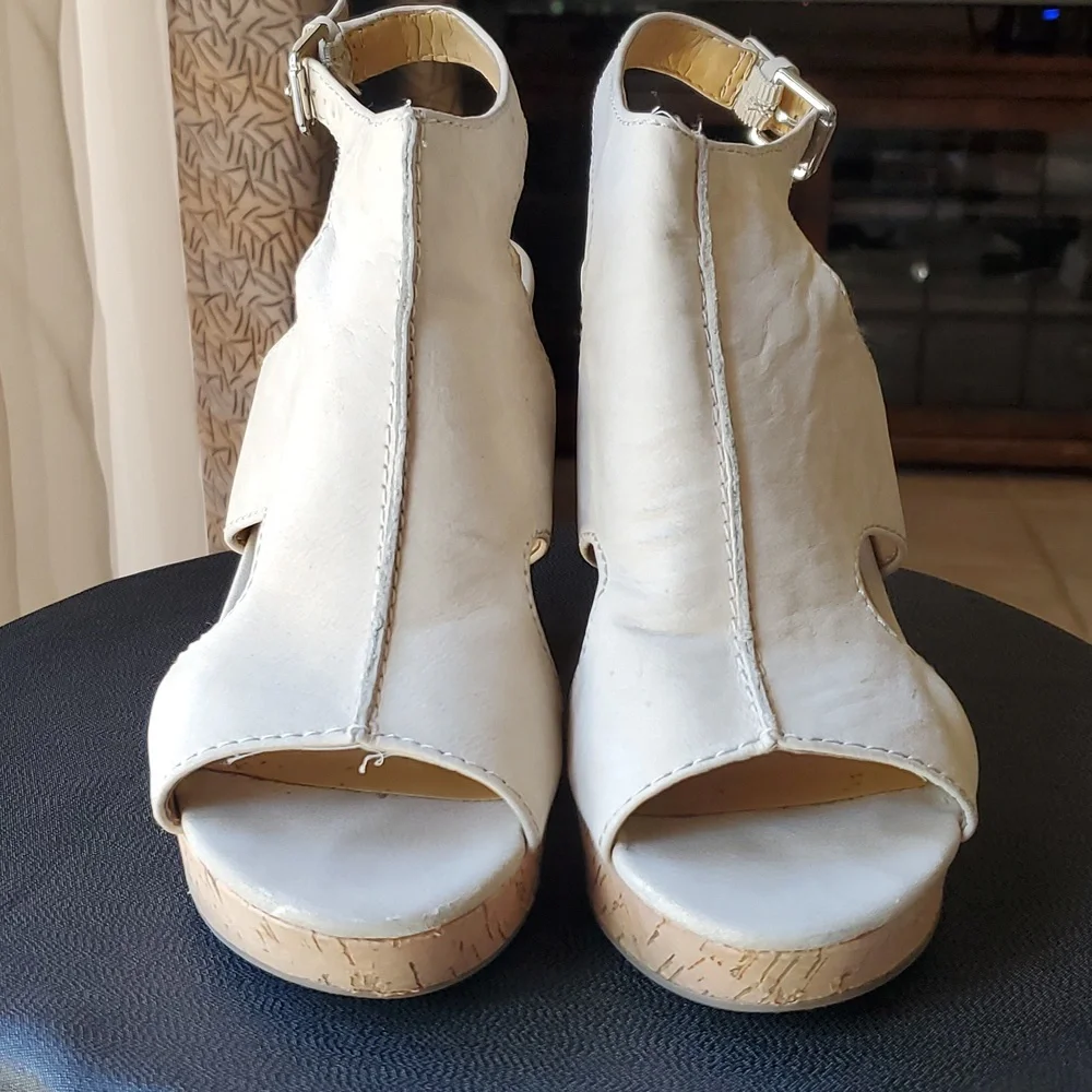 Sandals - Picture 2 of 4